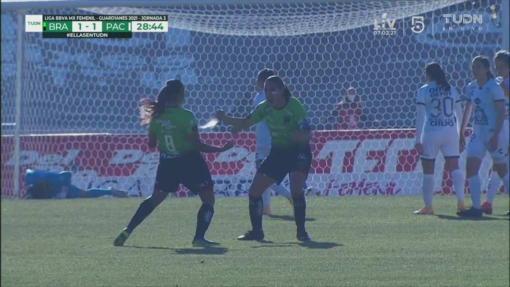 ¡Grave error! Esthefanny Barreras se equivoca y Bravas empata 11