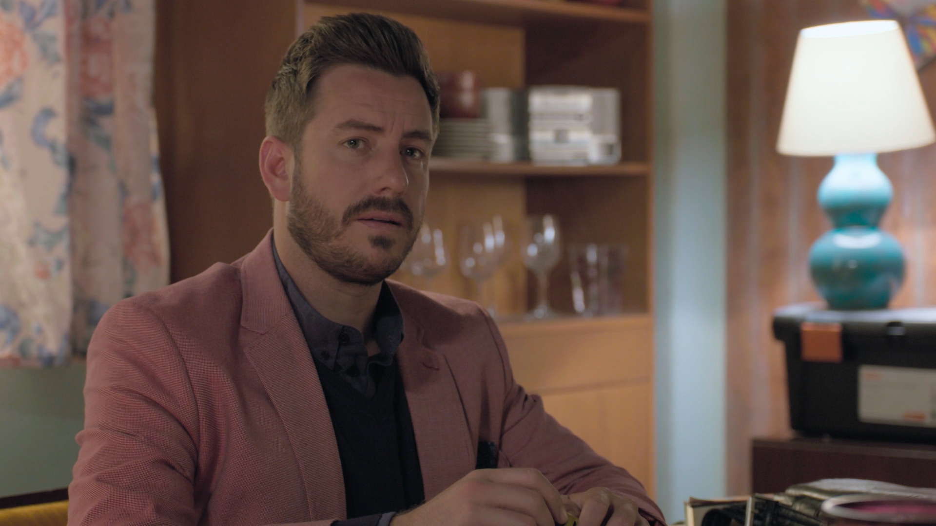 Resumen Capítulo 27: Dos machos alfa peleando